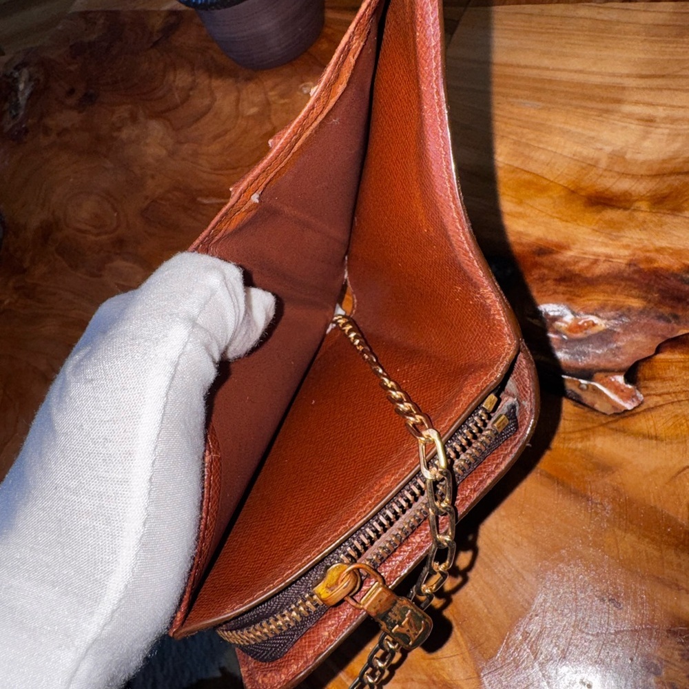 Louis Vuitton, authentic vintage compact wallet with unbranded chain - Picture 11 of 17